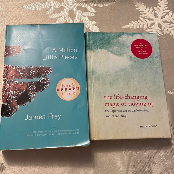 bestseller books 📚 - Picture 1 of 2